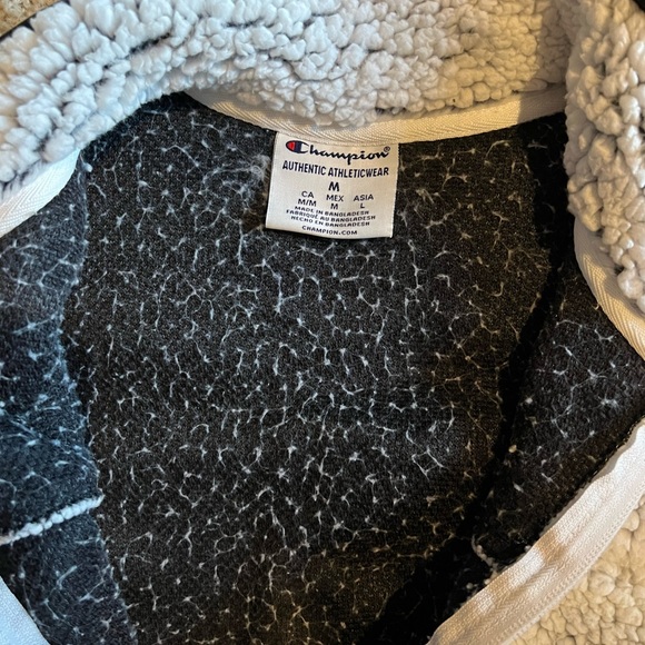 Wisconsin Badgers jacket - Picture 2 of 2